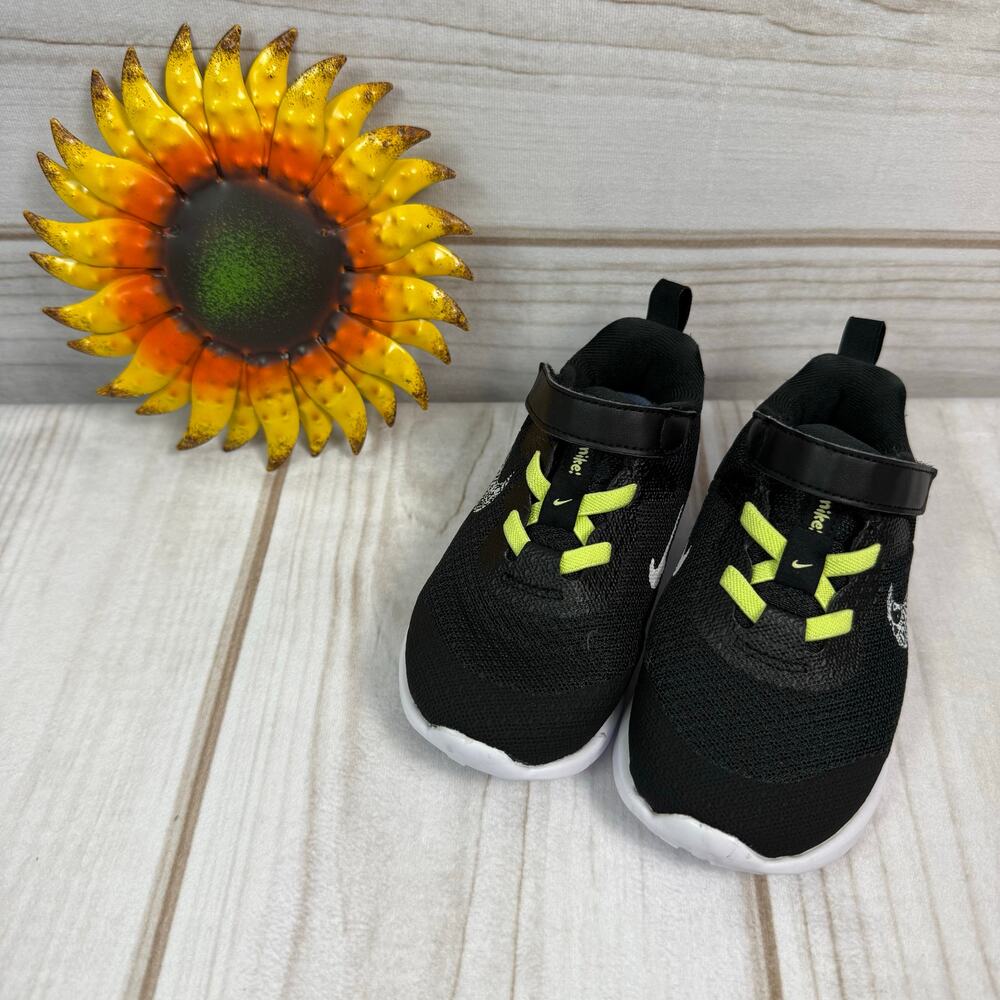 Nike Kids Revolution Running Shoes Black Neon Yellow Hook and Loop Size 8C